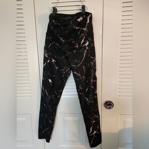 Black and White Marble Print Leggings